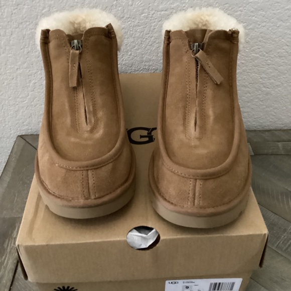 UGG® Women's Funkarra Zip Cuffed Cold-Weather Booties, size 9 - Picture 3 of 13
